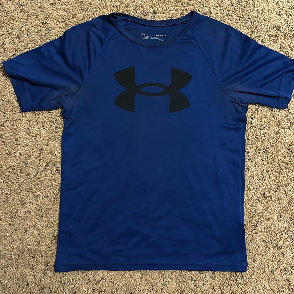 Under Armour- YLG heatgear shirt